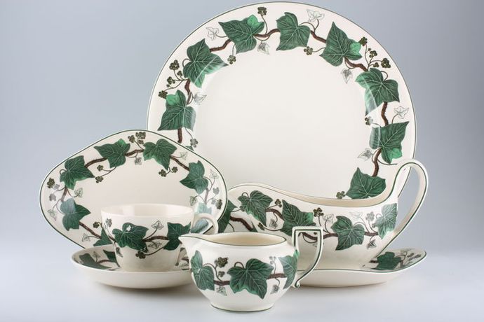 Wedgwood NAPOLEON IVY GREEN Dinner Plate S7633614G2 