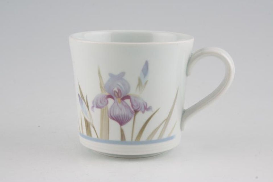 Royal Doulton Blue Iris - L.S.1046 Teacup 3 1/4" x 3"