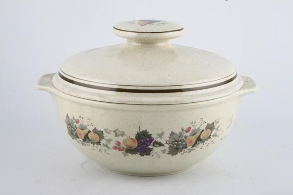 Royal Doulton Harvest Garland - Thick Line - L.S.1018 Vegetable Tureen with Lid Round Sides, Eared 2pt