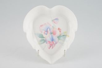 Aynsley Little Sweetheart Tray (Giftware) leaf shaped tray