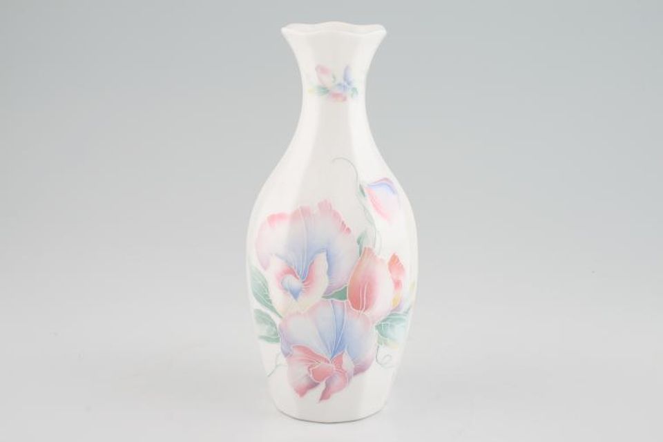 Aynsley Little Sweetheart Vase Essex vase 6 3/4"