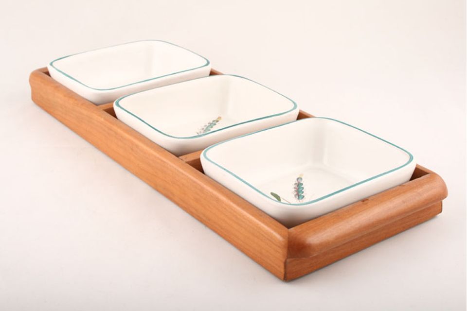 Denby Greenwheat Hor's d'oeuvres Dish set of 3 in wooden tray 4 3/4" x 4 1/4"