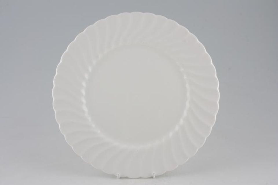 Aynsley White Fluted design Dinner Plate 10 3/4"