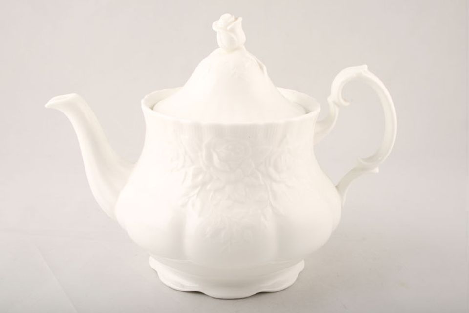 Royal Albert Old English Garden Teapot 2 1/4pt