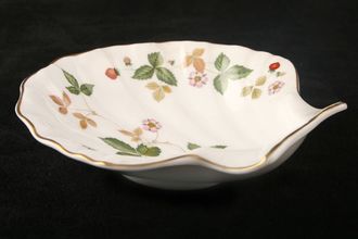 Wedgwood Wild Strawberry Dish (Giftware) Shell Shaped 5 1/2" x 6"