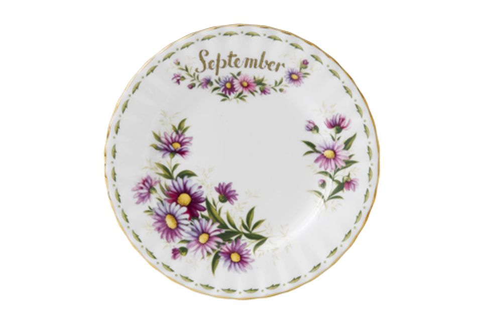 Royal Albert Flower of the Month Series - Montrose Shape Dinner Plate September - Michaelmas Daisy