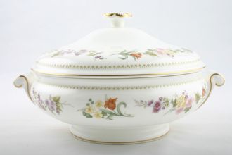 Wedgwood Mirabelle R4537 Vegetable Tureen with Lid Lugged