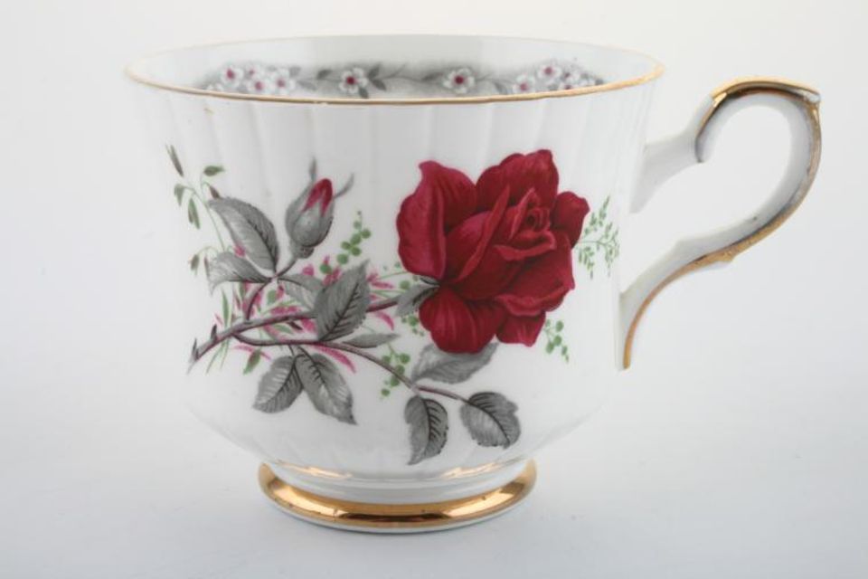 Royal Stafford Roses To Remember - Red Teacup Fluted Rim 3 3/8" x 2 3/4"