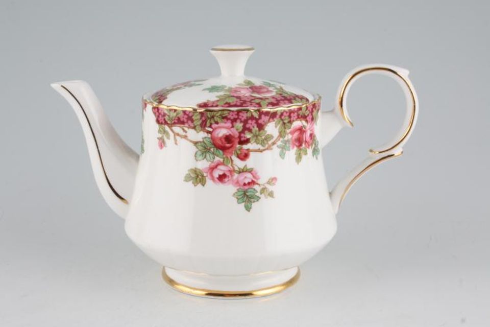 Royal Stafford Olde English Garden - Pink Teapot small 3/4pt
