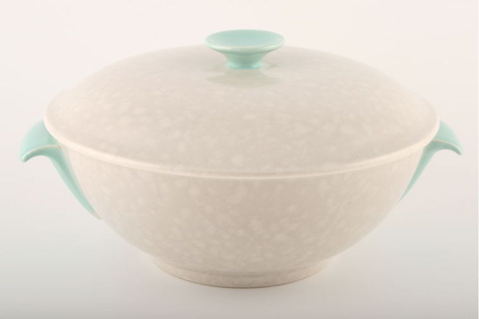 Poole Twintone Seagull and Ice Green Vegetable Tureen with Lid Seagull outside, cream inside - Ice Green handles turn downwards. Knobs vary.