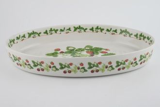 Portmeirion Summer Strawberries Roaster Oval - Strawberries and leaf pattern inside and outside rim 14 3/8" x 9 3/8"