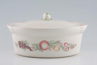 Boots Orchard Casserole Dish + Lid Oval - Embossed lid 10 5/8" x 6 1/2"