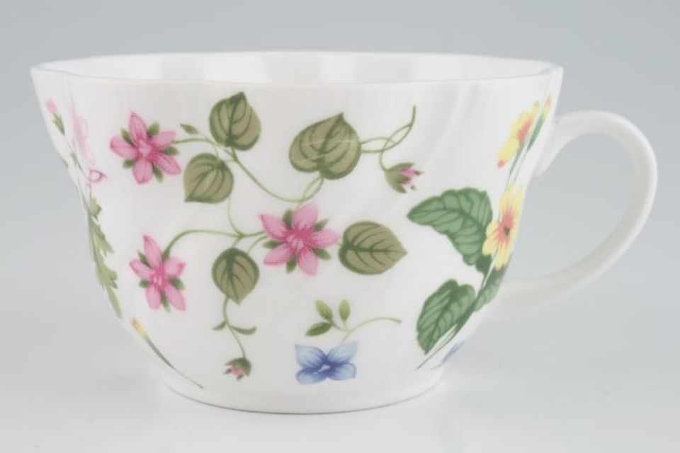 Queens Country Meadow Breakfast Cup 4" x 2 1/2"