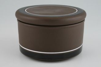 Hornsea Contrast Butter Dish + Lid Round - plain lid - no knob. 5" x 2 1/2"