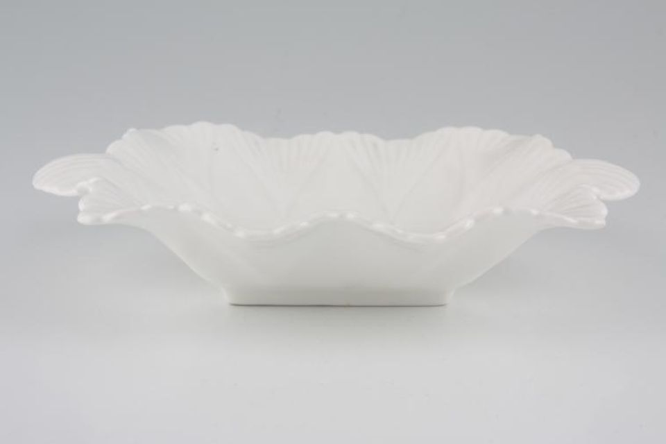 Shelley Dainty White Dish (Giftware) 7" x 6"