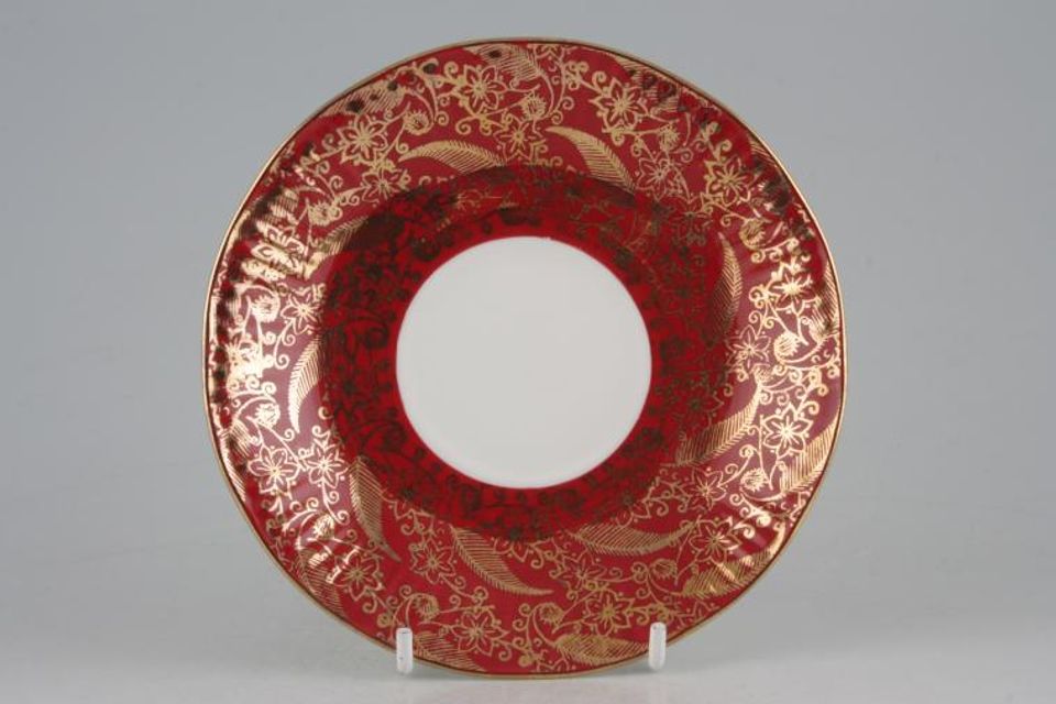 Elizabethan Sovereign - Red Tea Saucer No gold line around well 5 3/4"