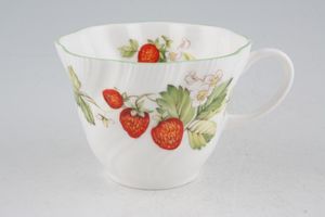 Queens Virginia Strawberry - Green Edge - Swirl Embossed Teacup