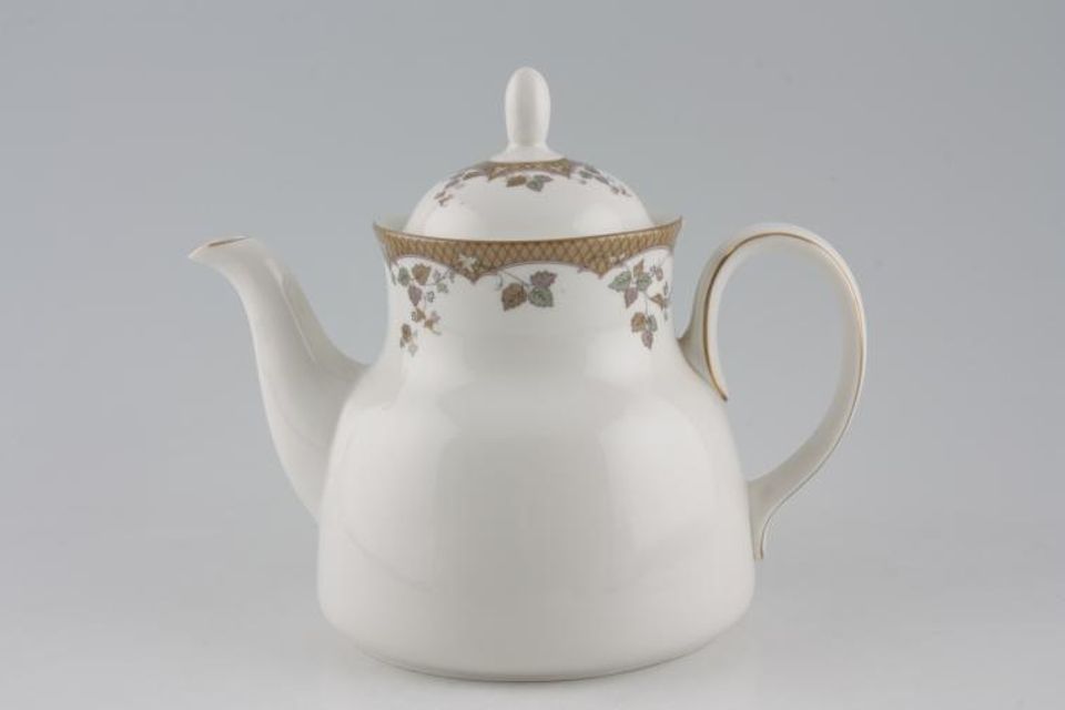 Royal Doulton Lynnewood - T.C.1018 Teapot 1 3/4pt