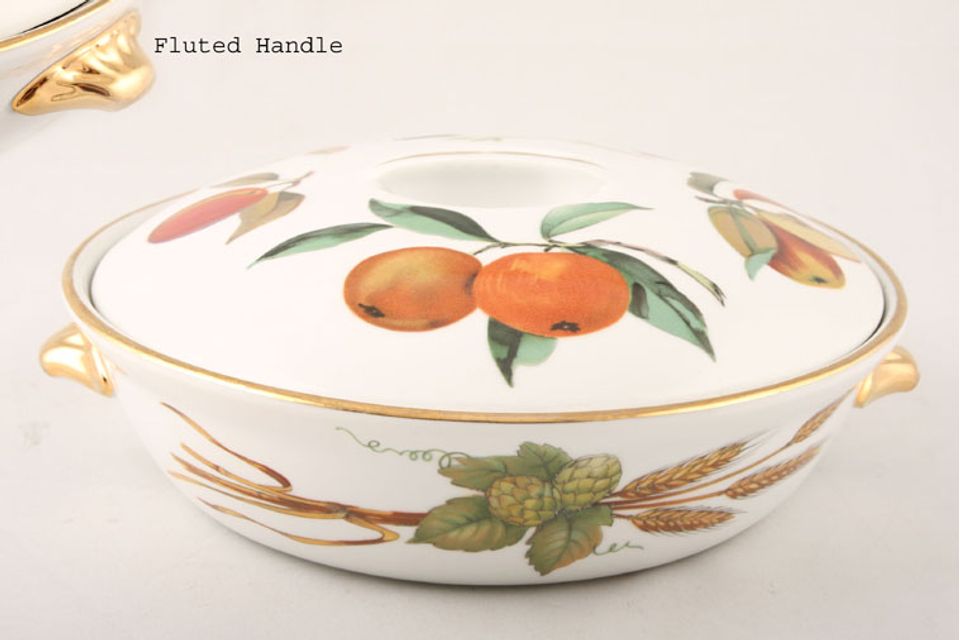 Royal Worcester Evesham - Gold Edge Casserole Dish + Lid Round, Shape 22, Size 4, Fluted handles, Straight handle on the lid 1pt