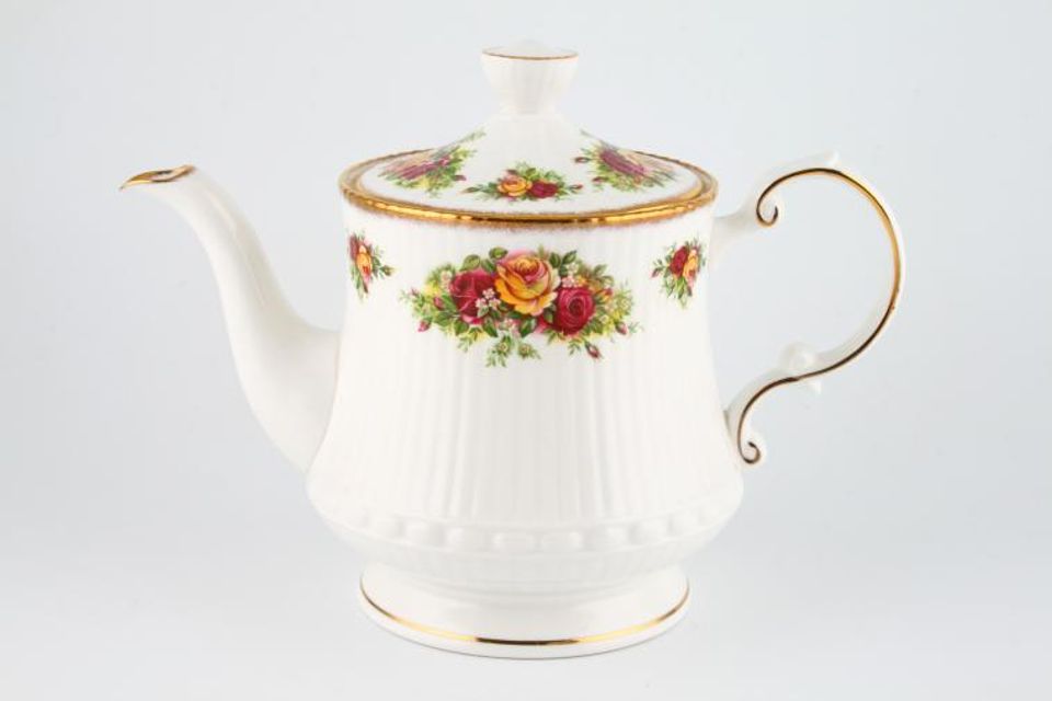 Elizabethan English Garden Teapot Gold band above the edge of foot 2pt