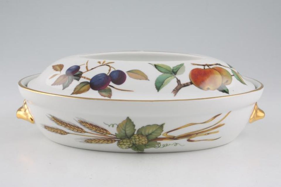 Royal Worcester Evesham - Gold Edge Casserole Dish + Lid Oval, Shape 21, Size 3, Fluted handles, Straight handle on the lid 1pt