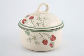 Wedgwood Raspberry Cane - Granada Shape Casserole Dish + Lid Individual, Covered bowl 3/4pt