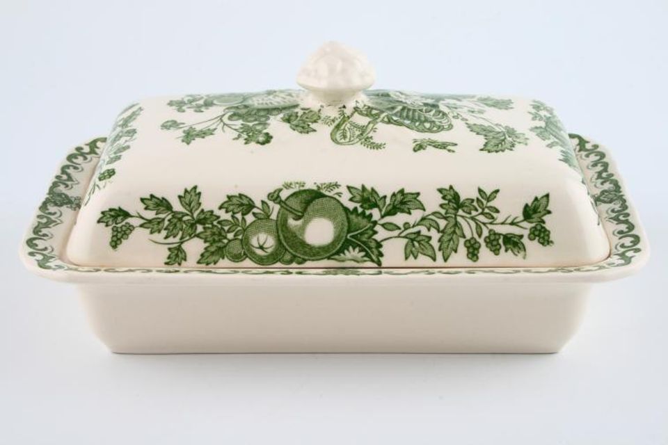 Masons Fruit Basket - Green Butter Dish + Lid Please note; sizes and shades may vary slightly on all items in this pattern. 7 1/4" x 4 1/2"