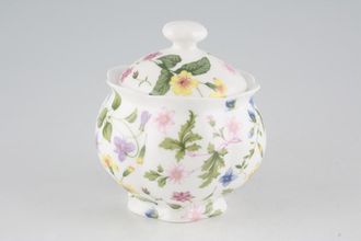 Queens Country Meadow Box Lidded, can be use as a sugar bowl