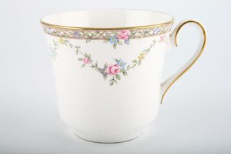 Elizabethan Garland Rose Teacup 3 1/4" x 3"