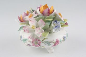 Minton Haddon Hall - Green Edge Ornament Applique Posy of flowers in pot 3 1/2"
