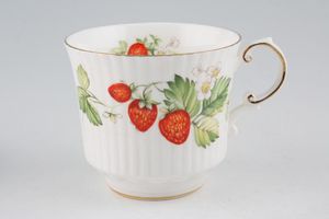 Queens Virginia Strawberry - Gold Edge - Ribbed Embossed Teacup