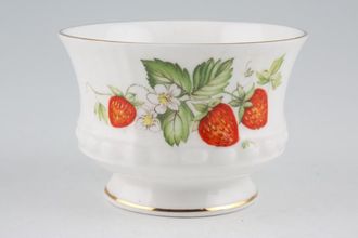Queens Virginia Strawberry - Gold Edge - Ribbed Embossed Sugar Bowl - Open (Coffee) 3 1/2"