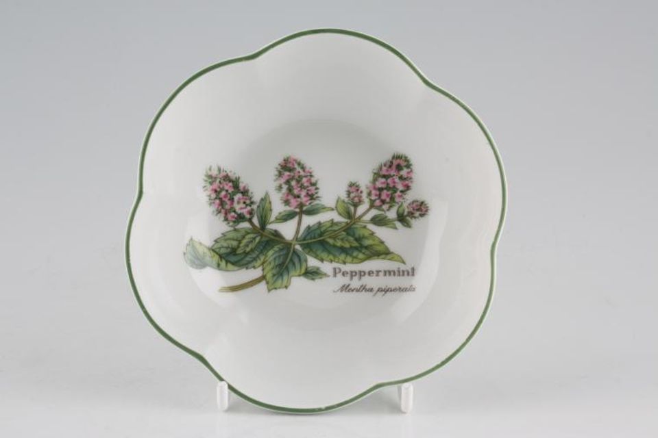 Royal Worcester Worcester Herbs Dish (Giftware) Scalloped 4 7/8"
