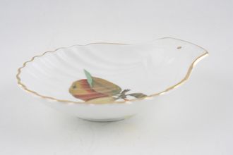 Royal Worcester Evesham - Gold Edge Dish (Giftware) Individual Scallop Shell/Shallow - Cut Apple 4 3/4"