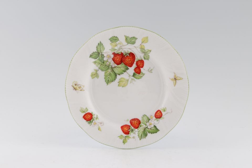 Queens Virginia Strawberry - Green Edge - Swirl Embossed Tea / Side Plate 6 1/4"