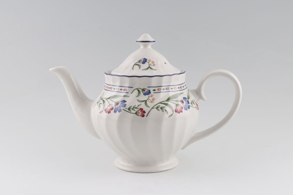 Staffordshire Hampton Court Teapot 2 1/2pt