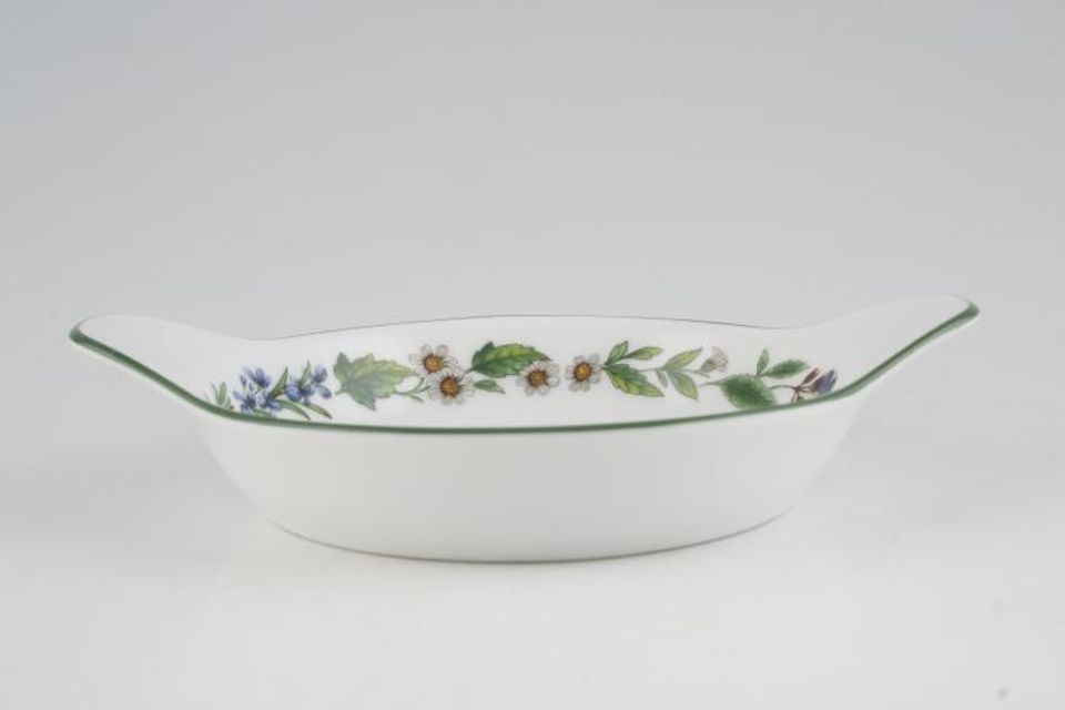 Royal Worcester Worcester Herbs Entrée Round, Eared. Made Abroad 7 3/8"