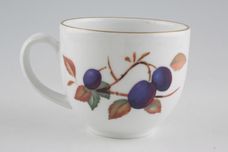 Royal Worcester Evesham - Gold Edge Teacup Cut Apples and Plums - Gold line in the centre of the handle (Newer) Ridged handle 3 3/8" x 2 3/4" thumb 2