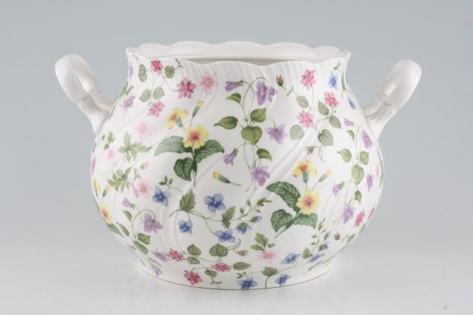 Queens Country Meadow Soup Tureen Base