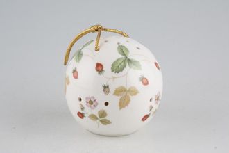 Sell Wedgwood Wild Strawberry Pot Pourri Round - size represents height. No pot pourri inside but is refillable. 2 3/4"