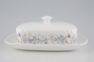 Wedgwood Angela - Fluted Edge Butter Dish + Lid Lid with knob 8 1/4"