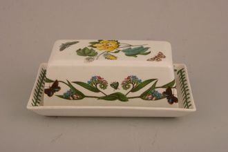 Portmeirion Botanic Garden - Older Backstamps Butter Dish + Lid Daisy base - Cotton Flower and Forget me Not on lid. 7 1/4" x 4 1/4"