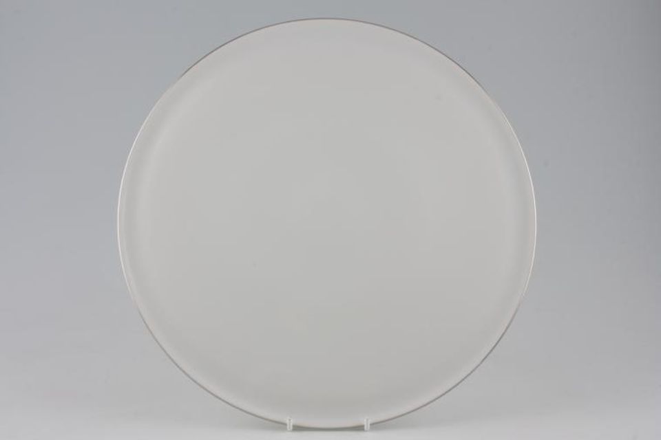Thomas Medaillon Platinum Band - White with Thin Silver Line Gateau Plate 12"