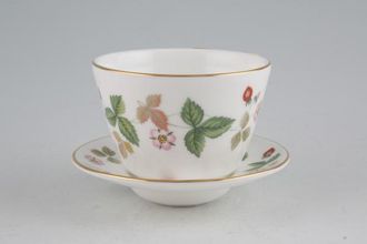 Wedgwood Wild Strawberry Chinese Teacup and Saucer