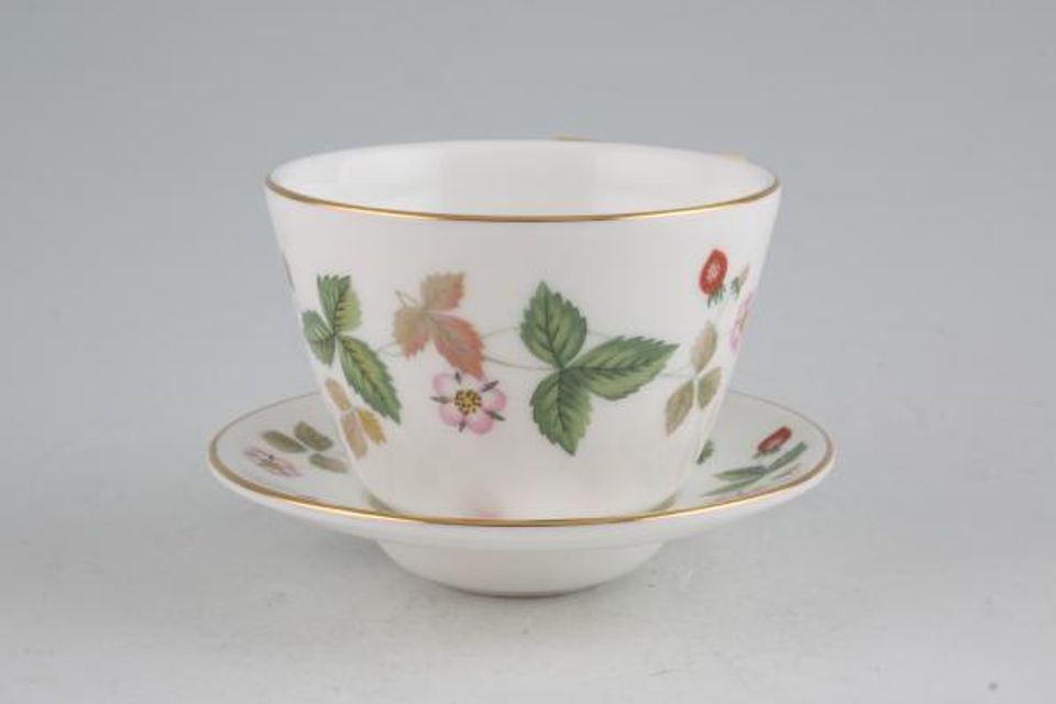 Wedgwood Wild Strawberry Chinese Teacup and Saucer