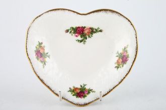 Royal Albert Old Country Roses - Made in England Dish (Giftware) Heart Shaped Dish 5 1/2"