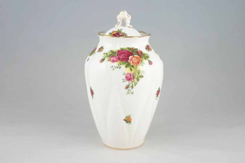 Royal Albert Old Country Roses - Made in England Vase Lidded vase 5" x 9 1/2"
