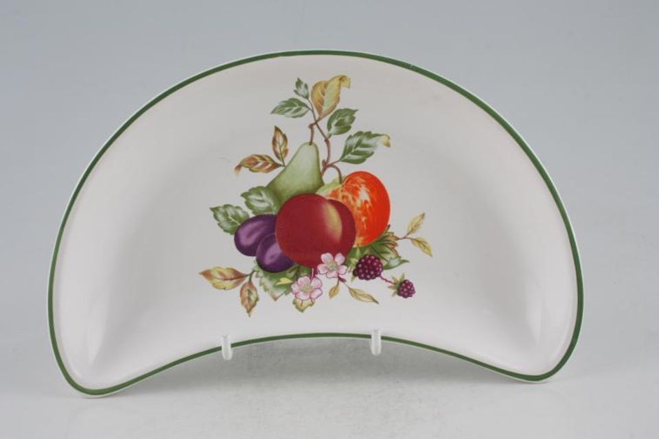 Johnson Brothers Fresh Fruit Crescent Regal collection 8 1/8"
