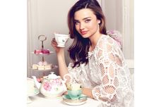 Miranda Kerr for Royal Albert Friendship 3 Piece Tea Set Teapot, Sugar and Cream thumb 3
