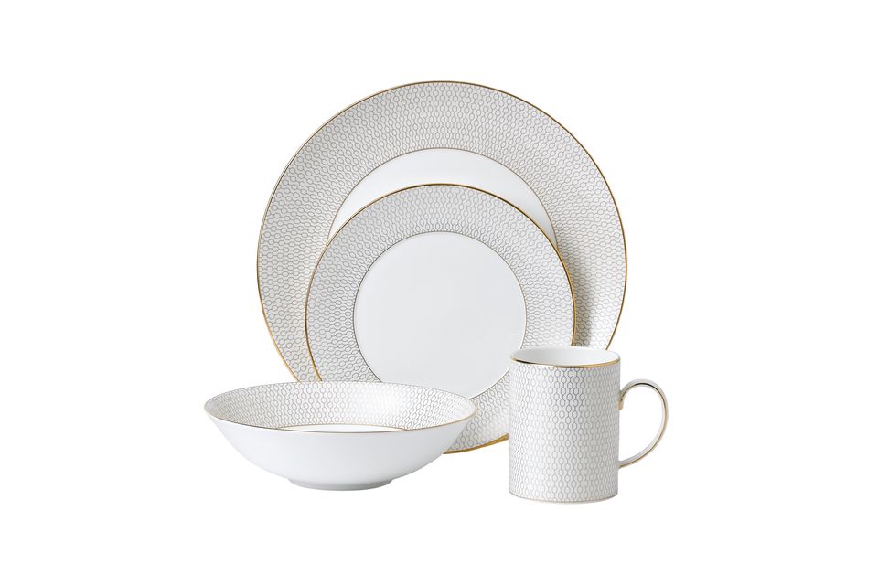 Wedgwood Gio Gold 4 Piece Set Dinner plate (28cm), Side plate (20cm), Cereal bowl and Mug